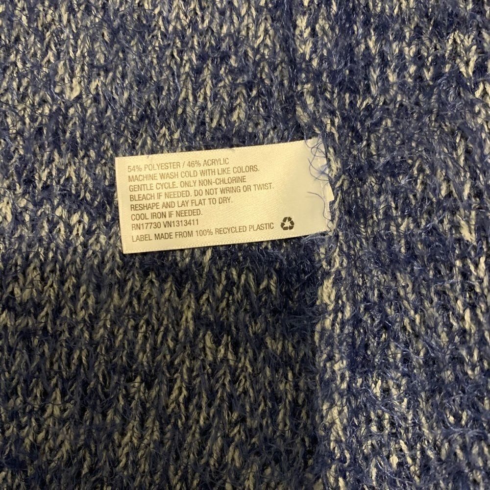 XHILARATION soft fuzzy fringed duster - Picture 9 of 9